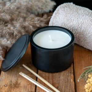 Bougie étui noir mat 120 grs